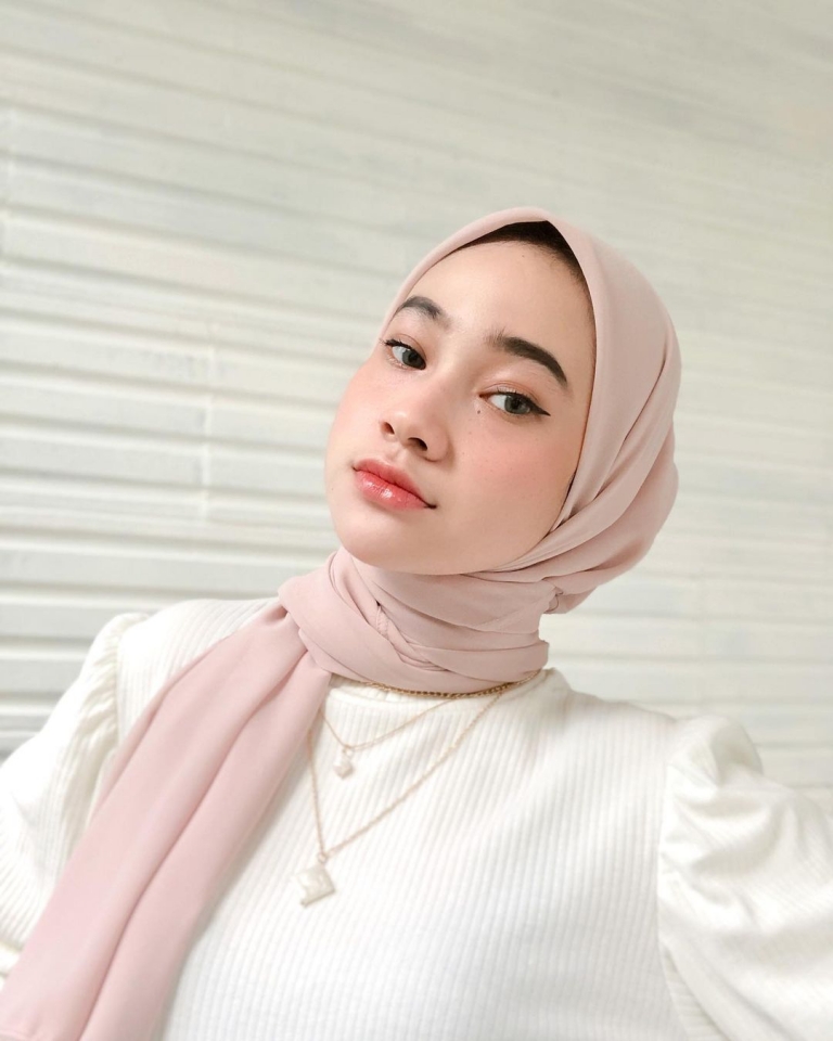 Pijat Panggilan Semarang terdekat 24 jam 18+ bening mempesona