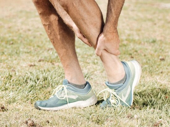 Cara Pijat Kaki Keseleo yang Benar agar Cepat Pulih